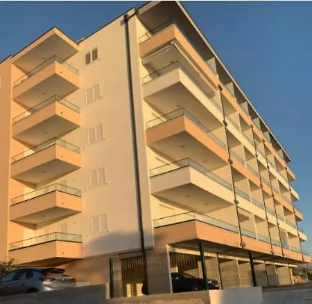 Aaa Seaview - *