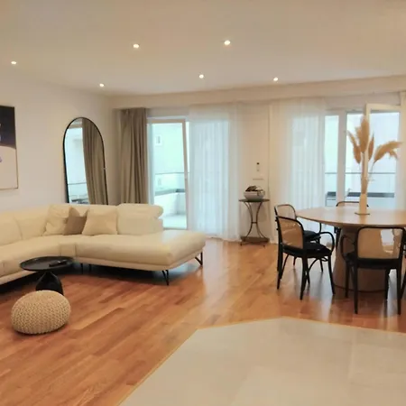 Aaa Seaview -